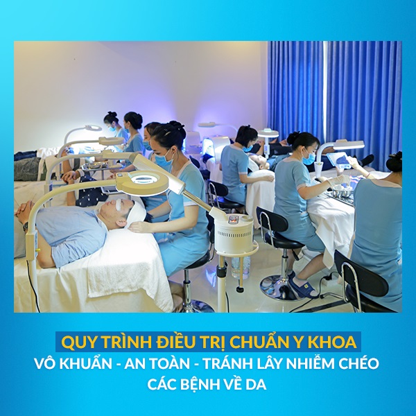 O₂ SKIN áp dụng Quy trình điều trị mụn chuẩn Y khoa.