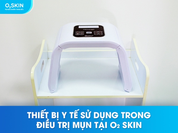 Mặt nạ ánh sáng trị mụn lưng.