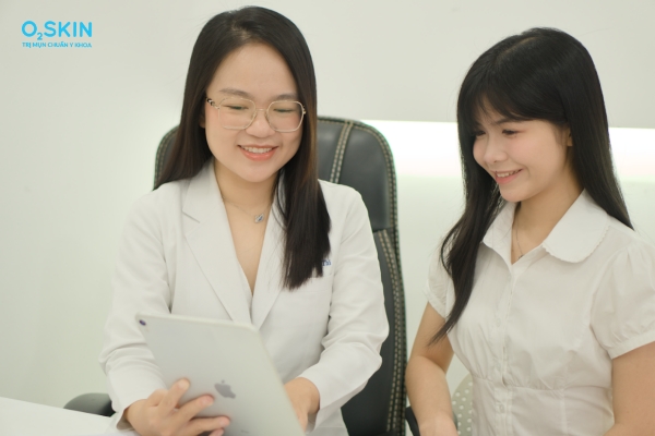 Lưu ý khi dùng kem chống nắng da dầu mụn