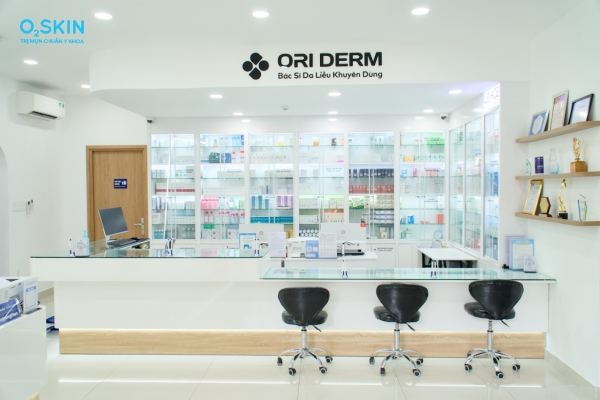 Mua kem chống nắng cho da dầu mụn