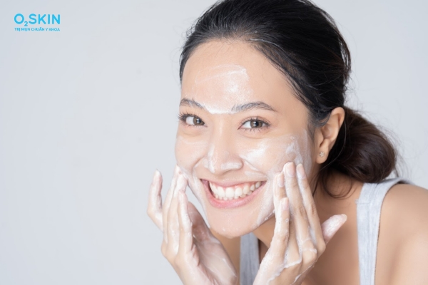 Làm sạch da trước khi dùng serum