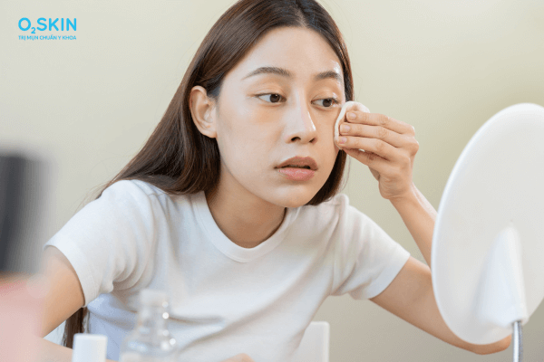 Nặn mụn đầu đen