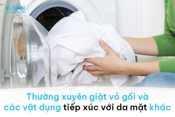 mụn ẩn 2 bên má