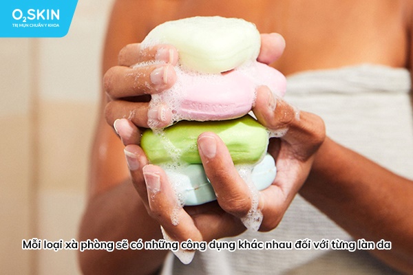 Sử dụng xà phòng đúng cách sẽ giúp tăng hiệu quả trị mụn lưng