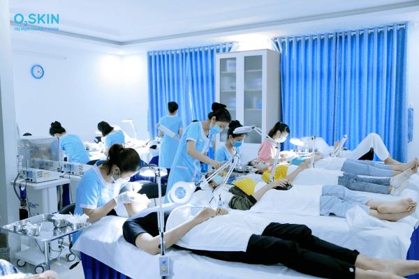 Mặt nhiều mụn đầu đen phải làm sao