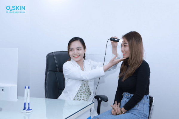 Mụn đầu đen có tự hết không