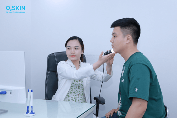 trị mụn bằng đá lạnh có hiệu quả không