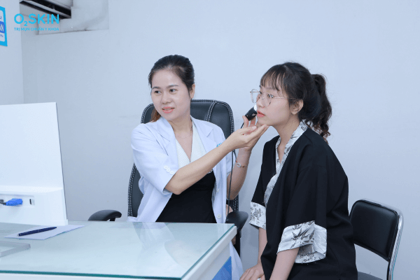 Khám mụn tại O2 SKIN