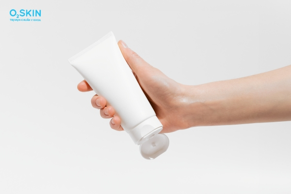 Sữa rửa mặt trị mụn đầu đen