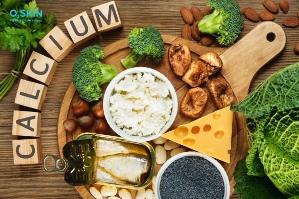 Nên uống canxi loại nào để ít bị nổi mụn