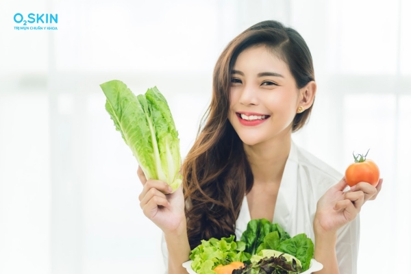 Bị mụn có nên uống vitamin C