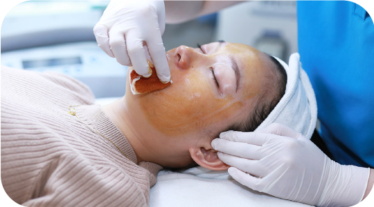 Bước 4: Sát khuẩn vùng da giảm nguy cơ viêm lan